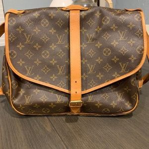 Louis Vuitton Saumur